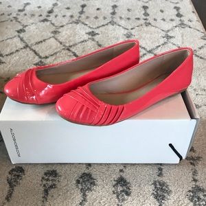 Aldo Patent leather coral/pink flats